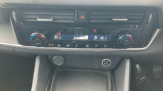 Nissan Qashqai 1.3 DiG-T MH Acenta Premium 5dr Petrol Hatchback